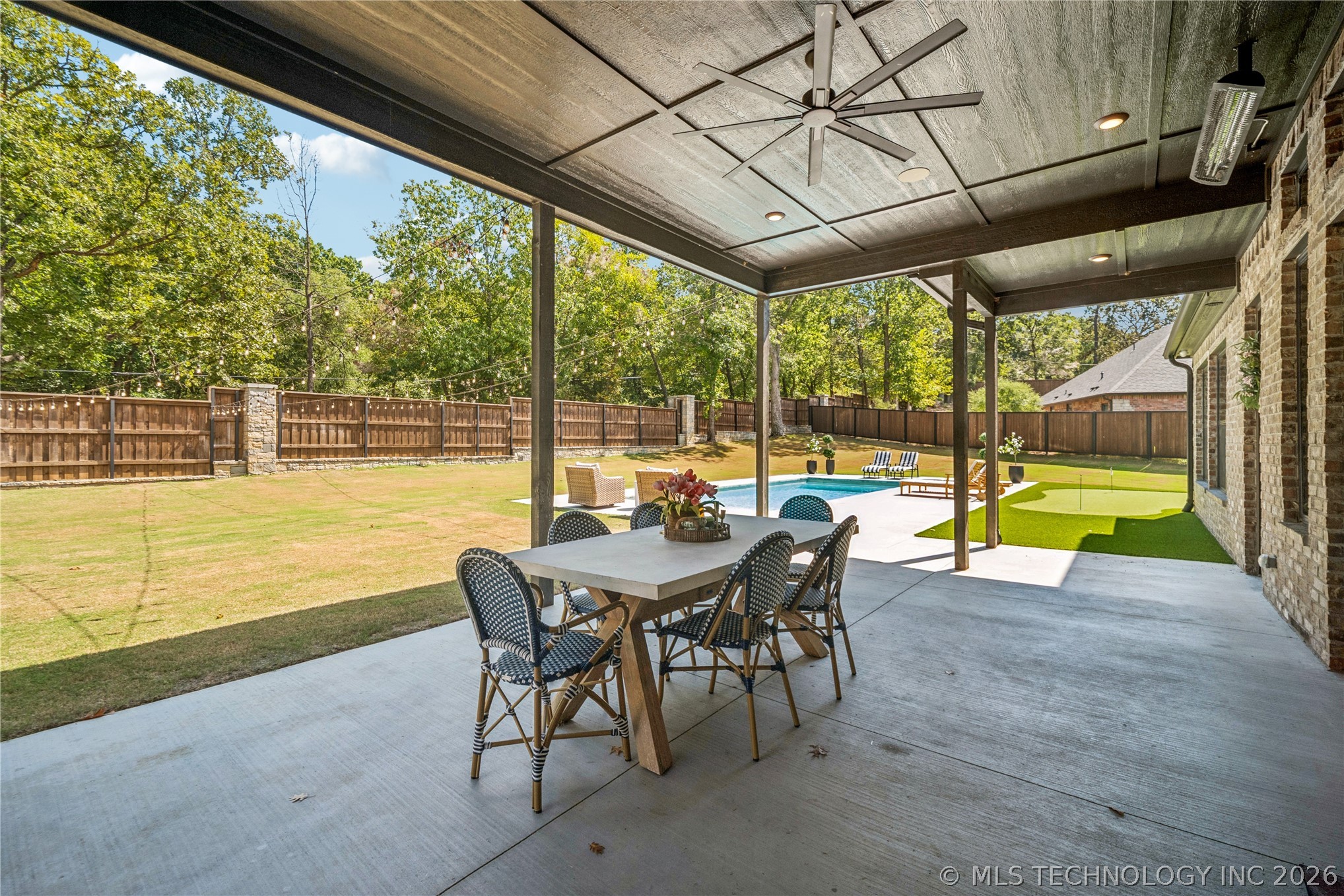 7785 Forest Lane