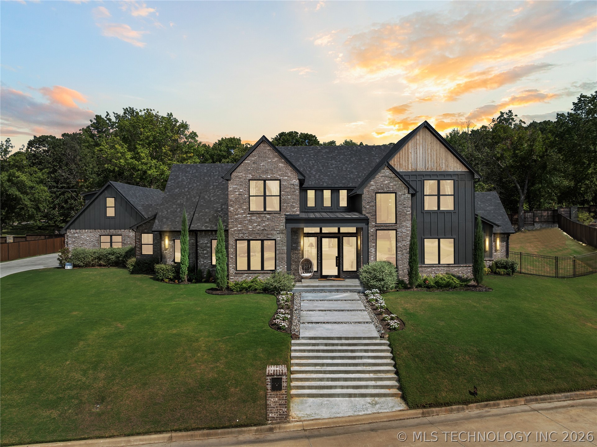 7785 Forest Lane
