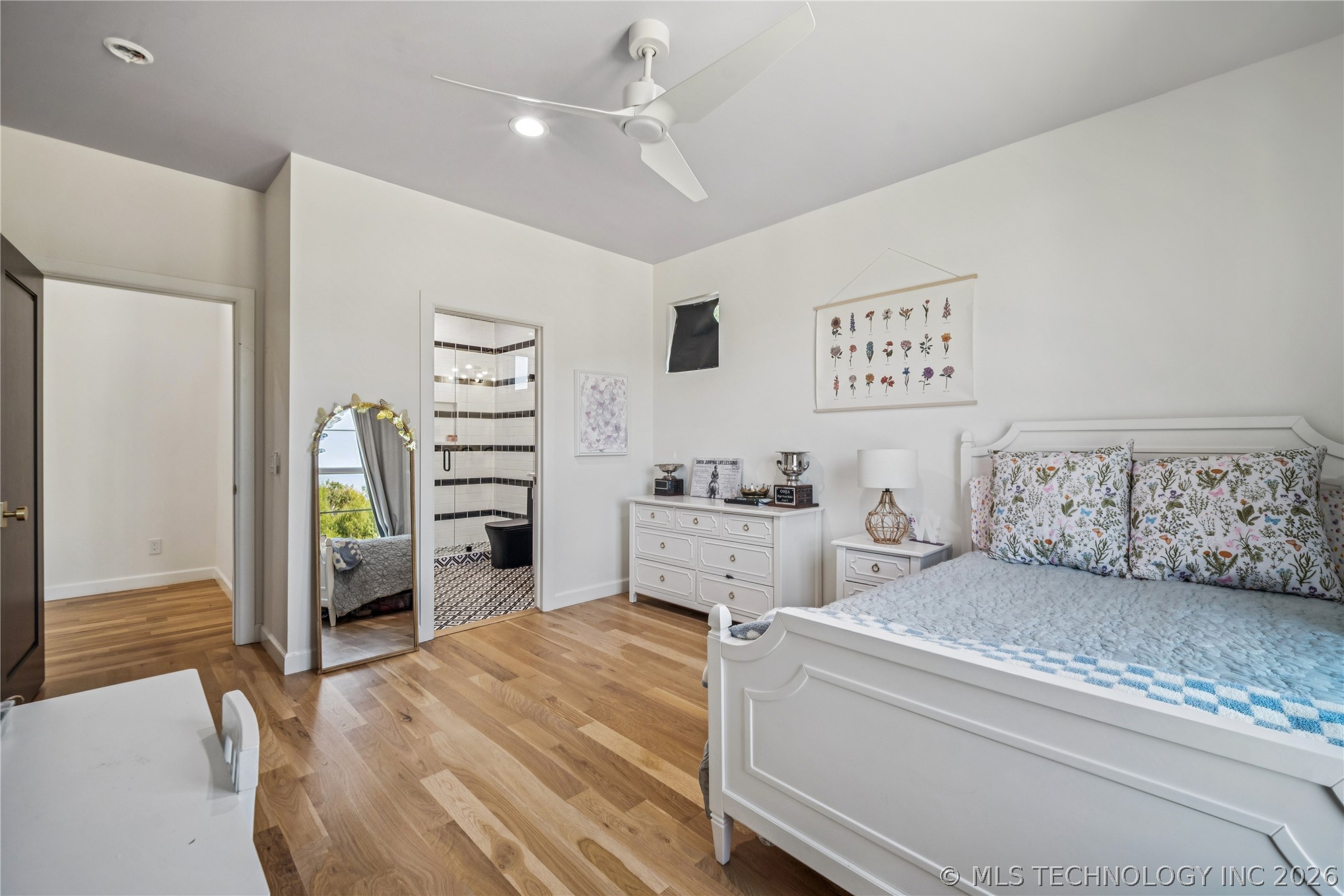 7785 Forest Lane
