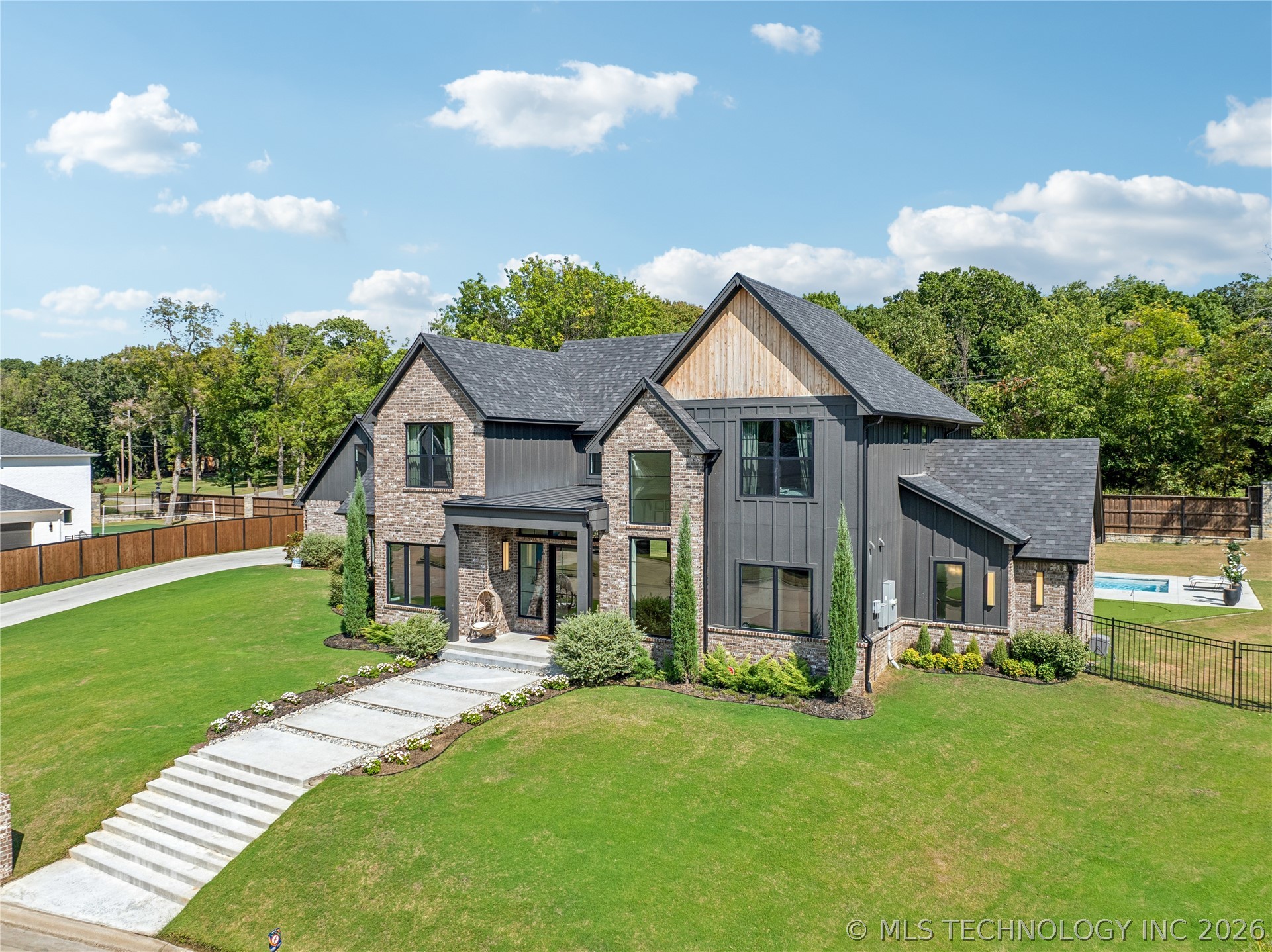 7785 Forest Lane