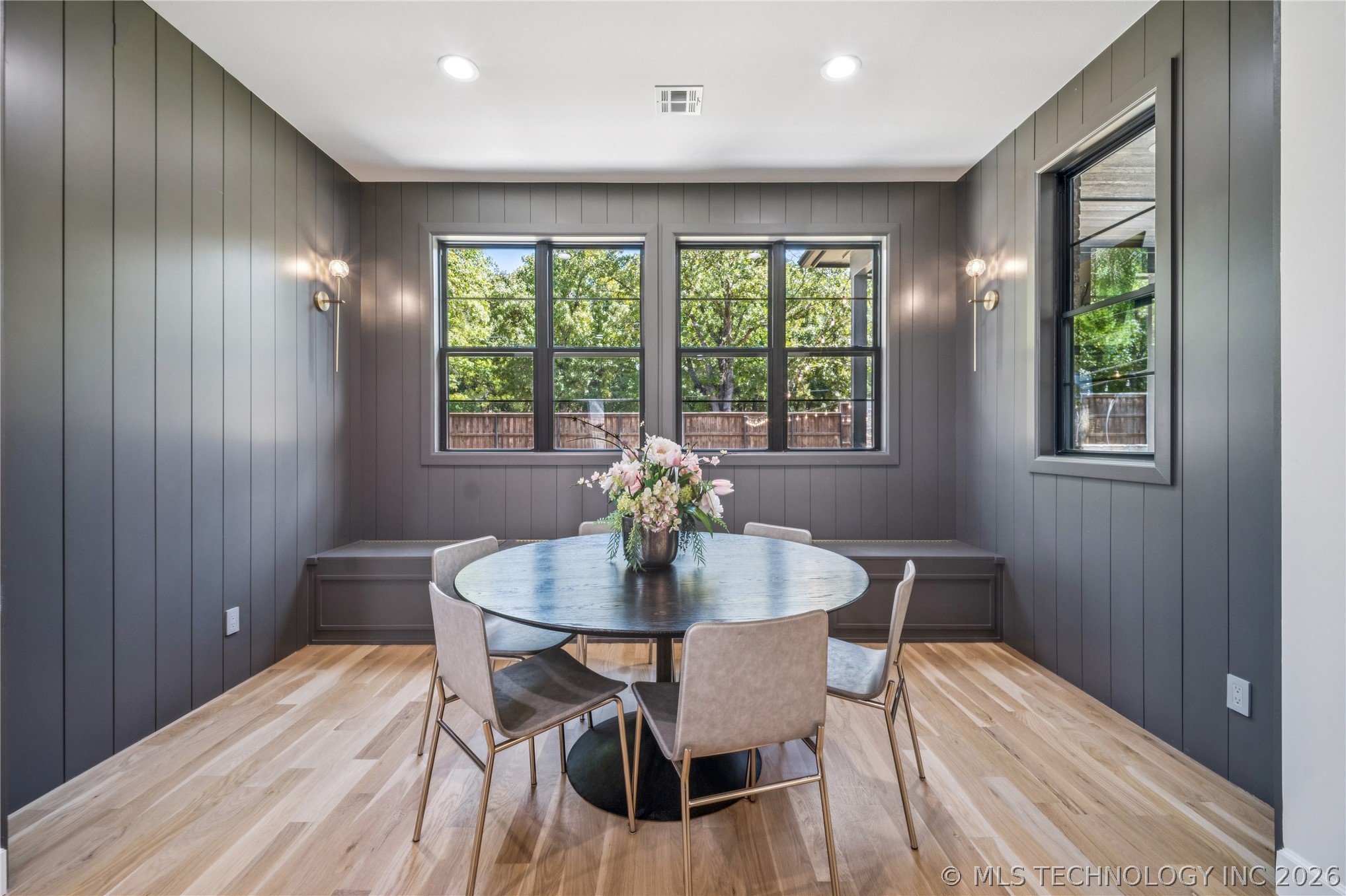 7785 Forest Lane