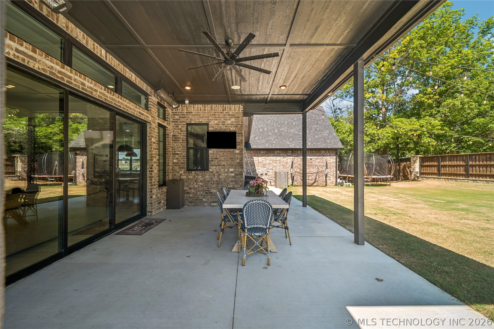 7785 Forest Lane