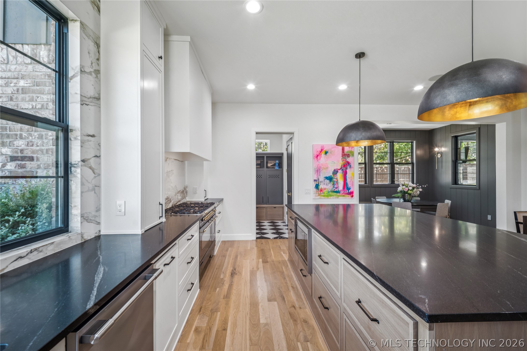7785 Forest Lane