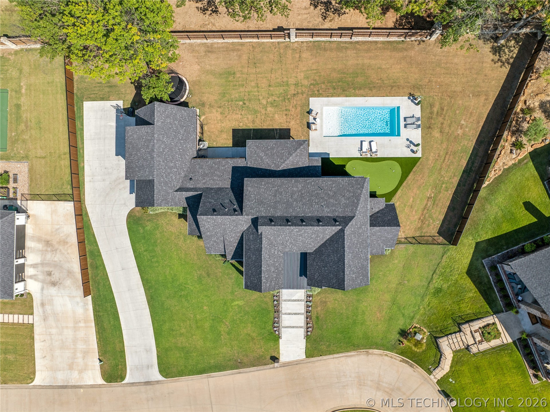 7785 Forest Lane