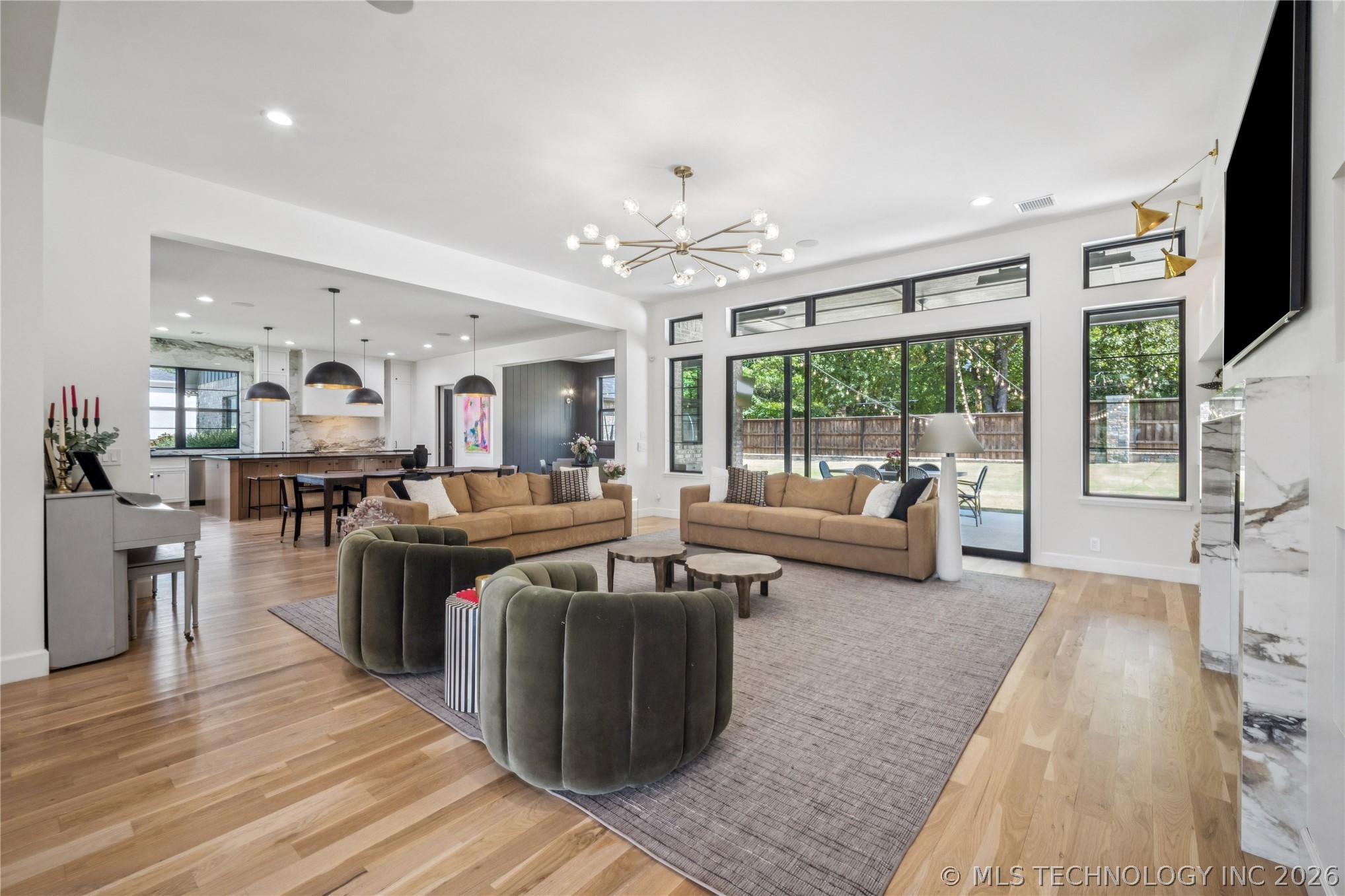 7785 Forest Lane