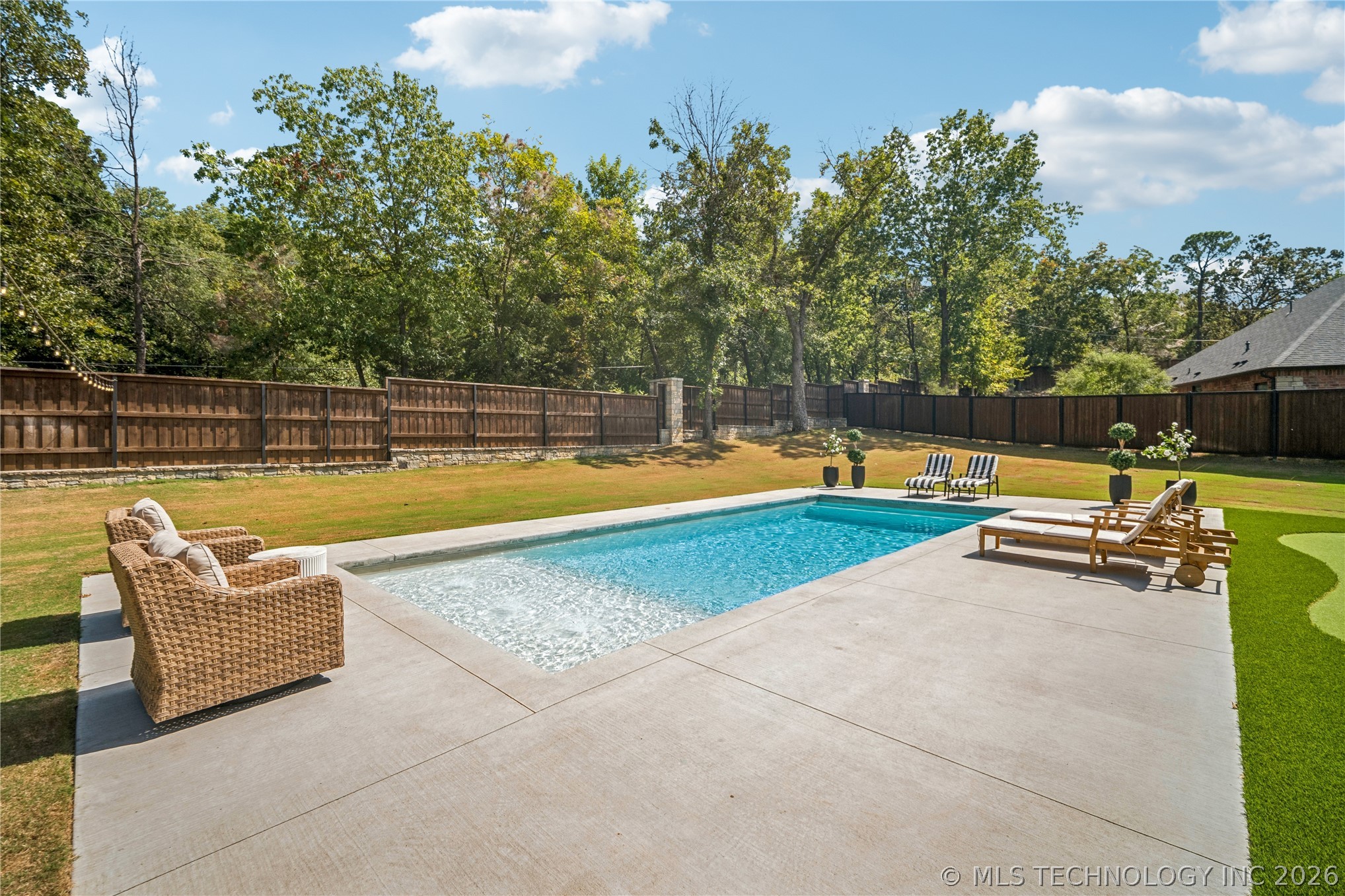 7785 Forest Lane