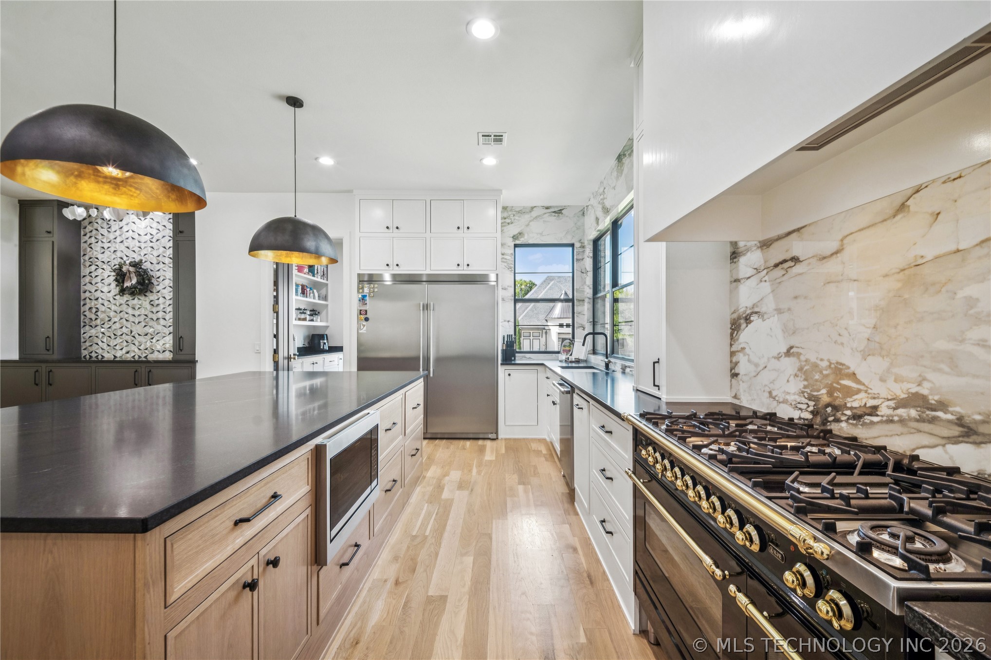 7785 Forest Lane
