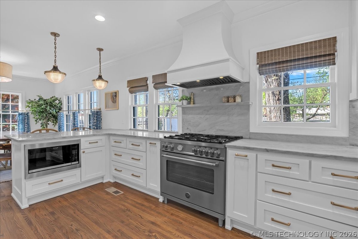 1305 E 27th Street