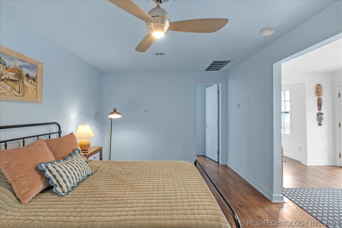 1305 E 27th Street