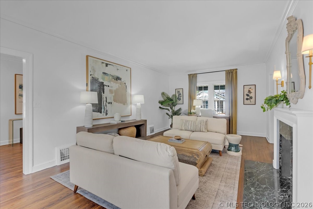 1305 E 27th Street