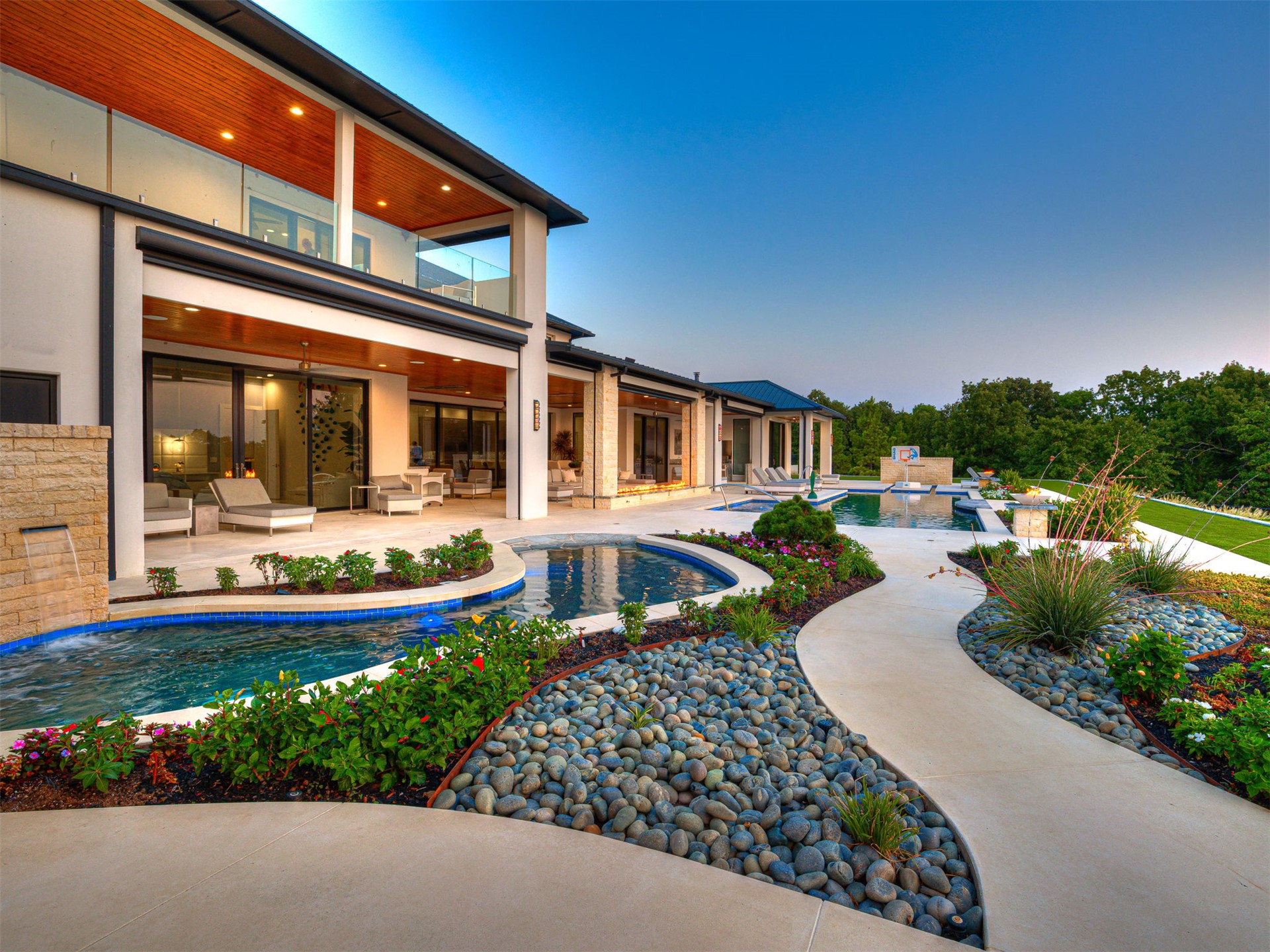 833 Mayfield Road