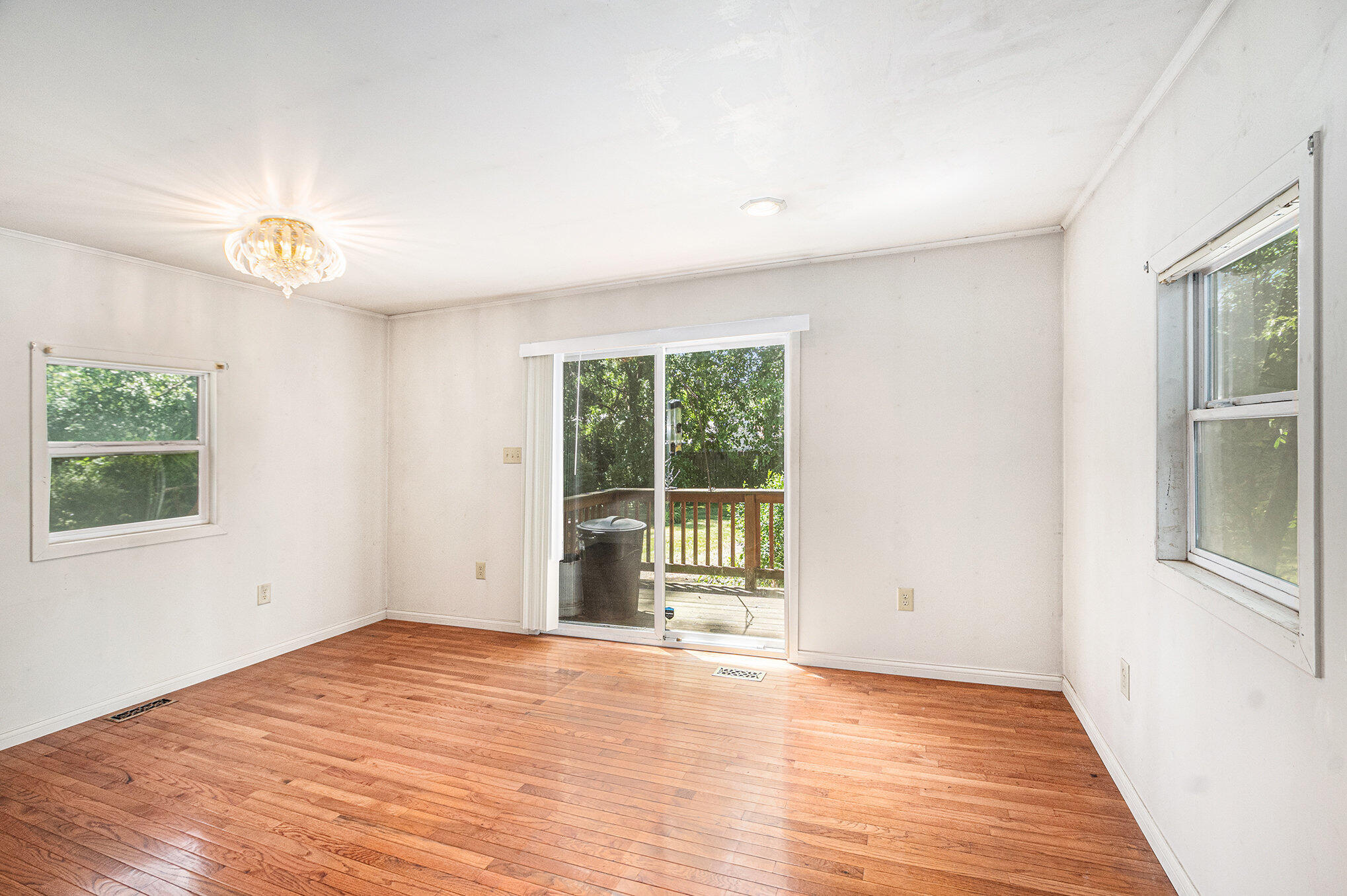 1381 New Street