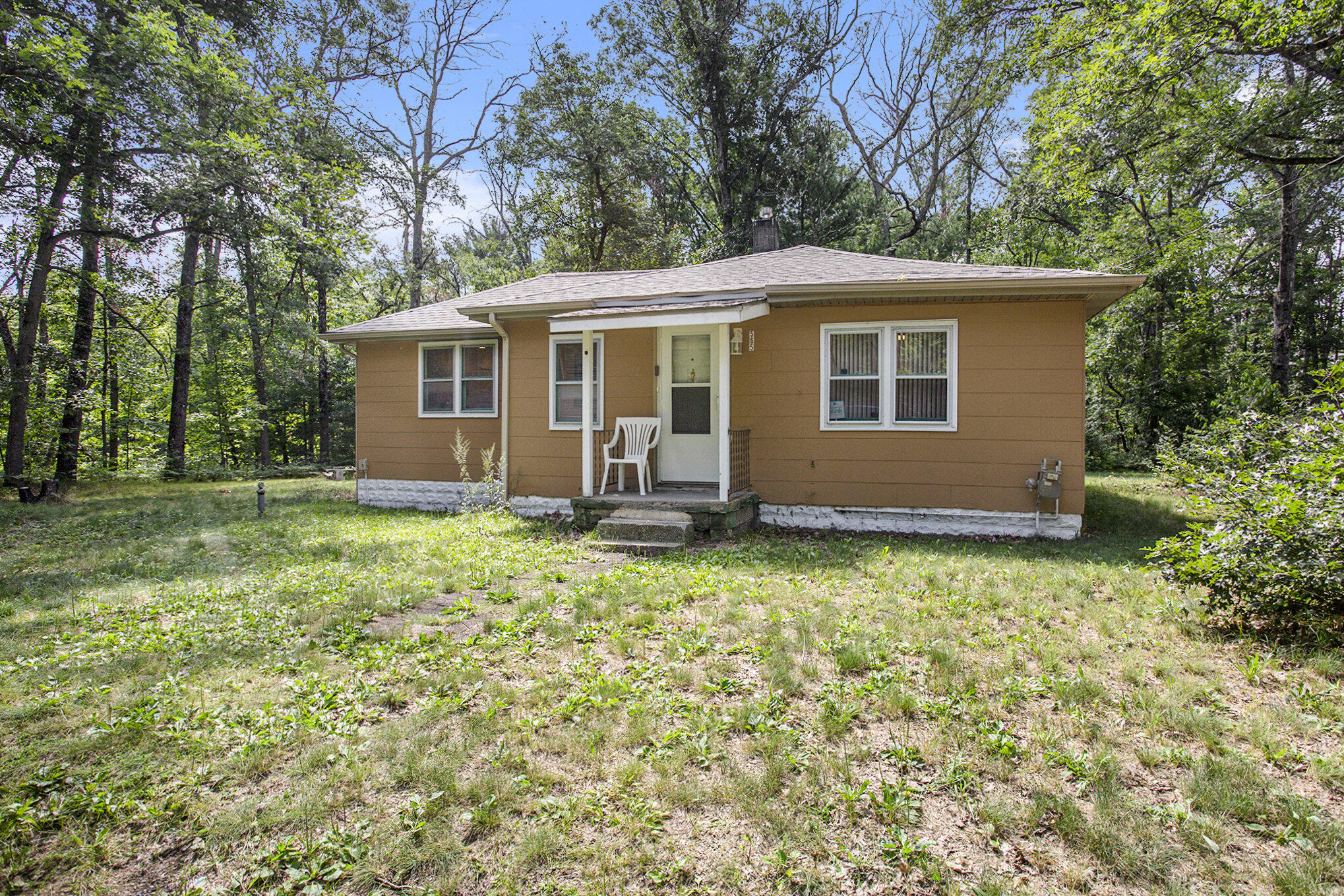 565 E Rockford Road