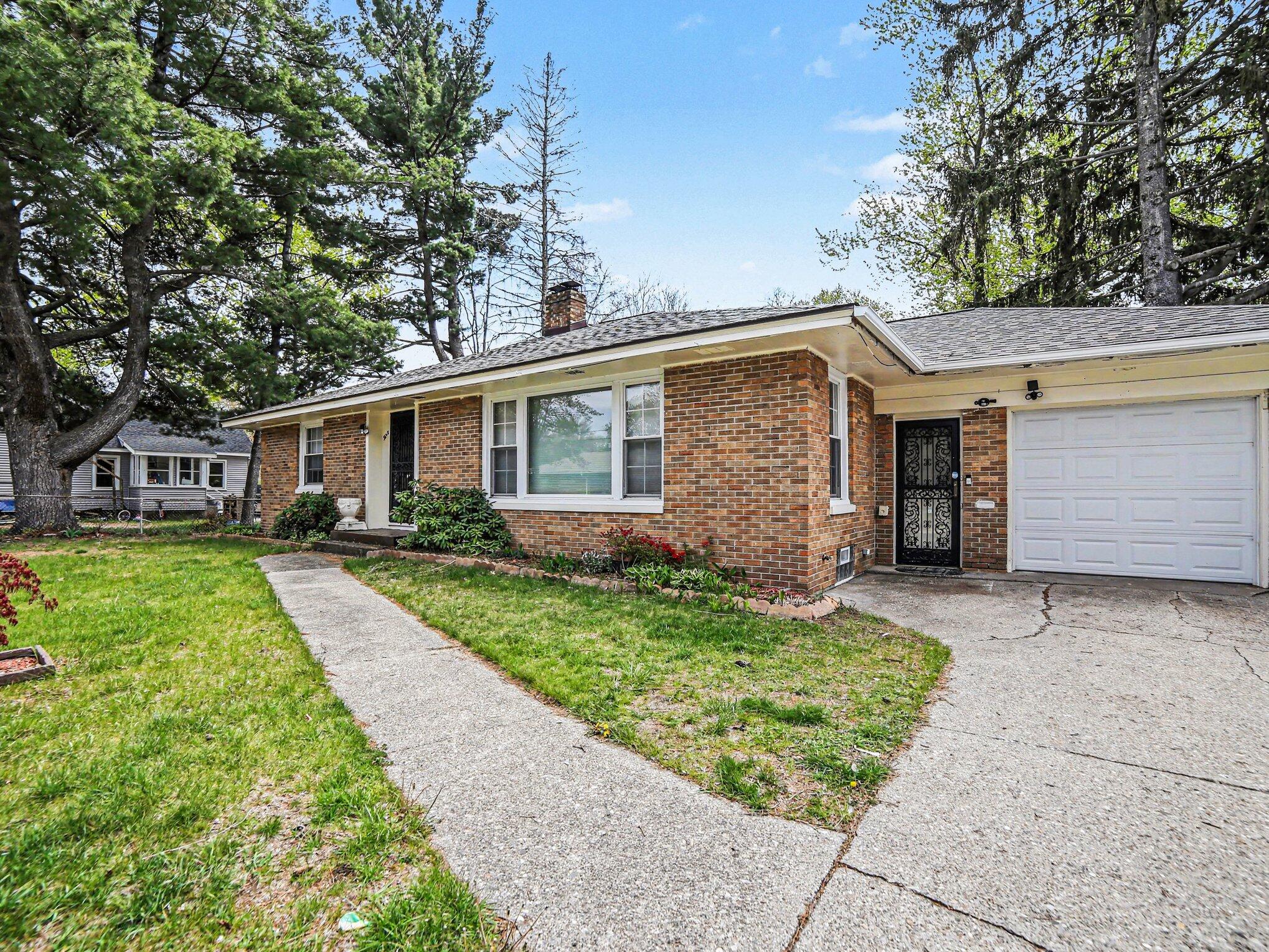 925 Orchard Avenue