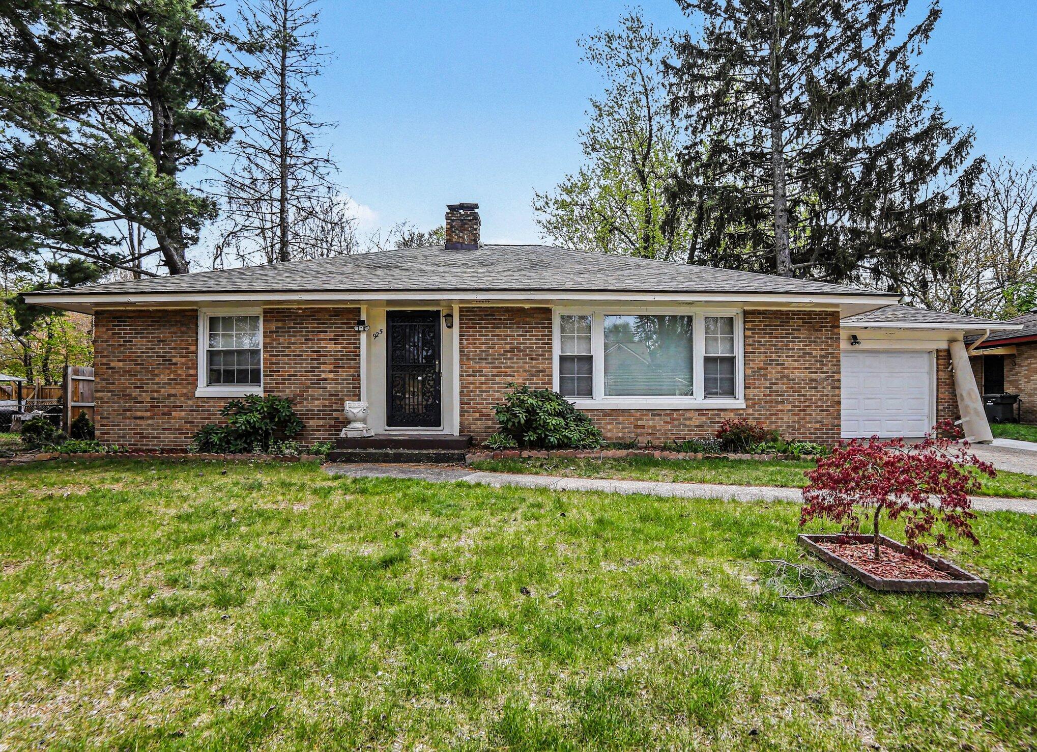925 Orchard Avenue