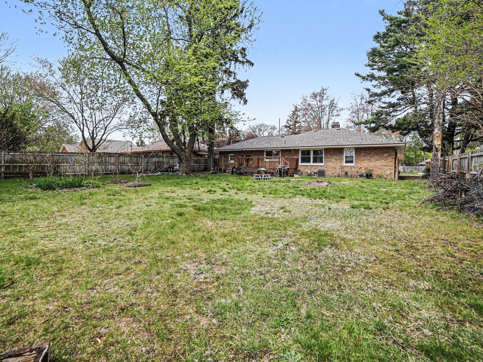 925 Orchard Avenue