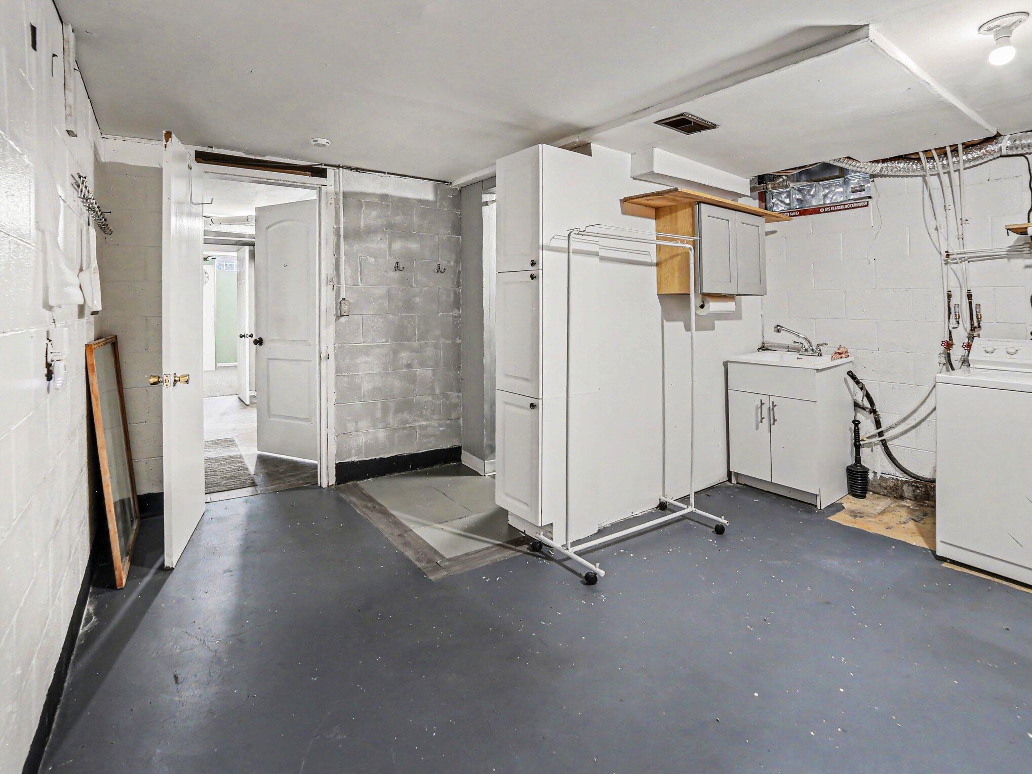 925 Orchard Avenue