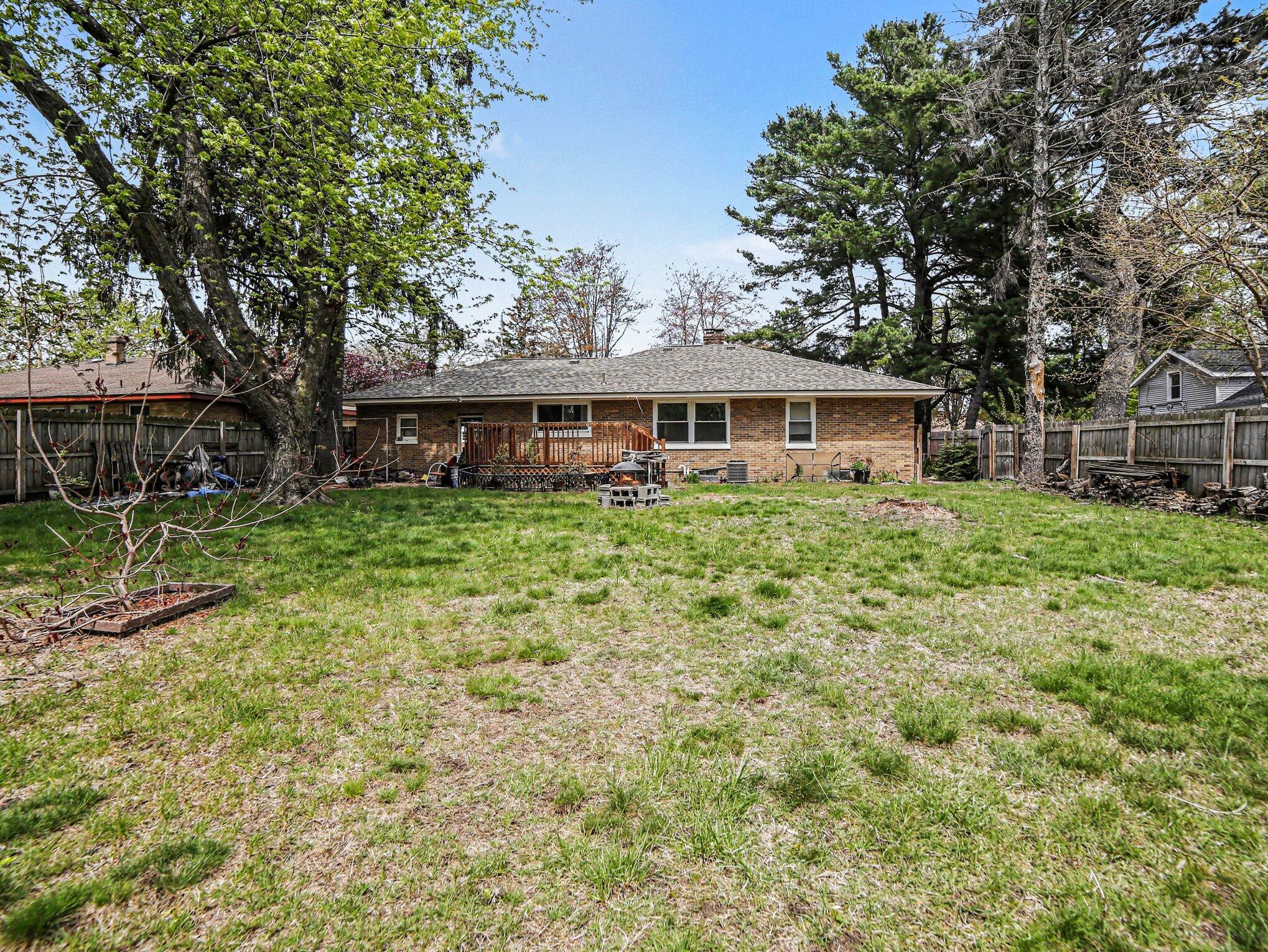 925 Orchard Avenue