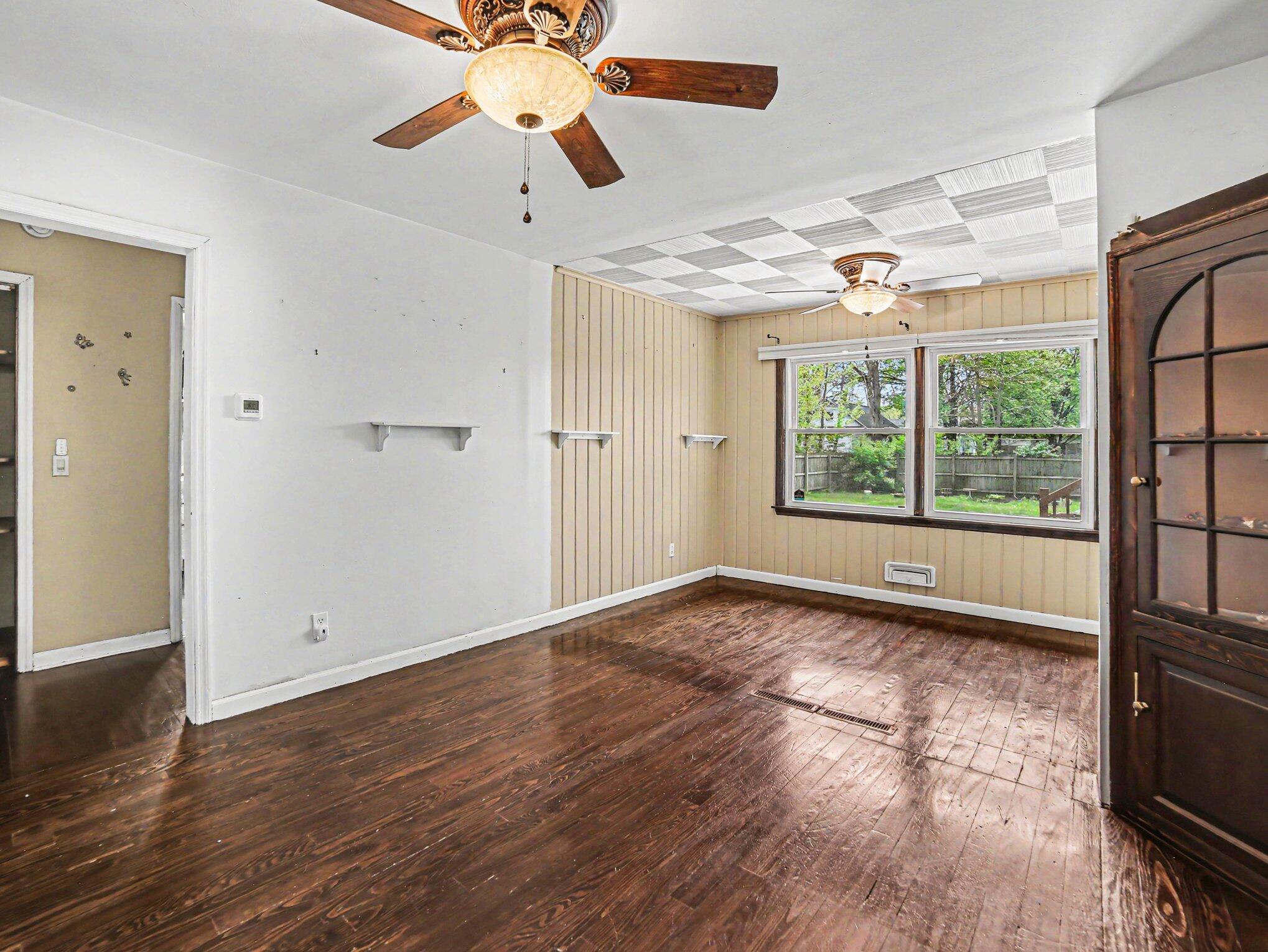 925 Orchard Avenue