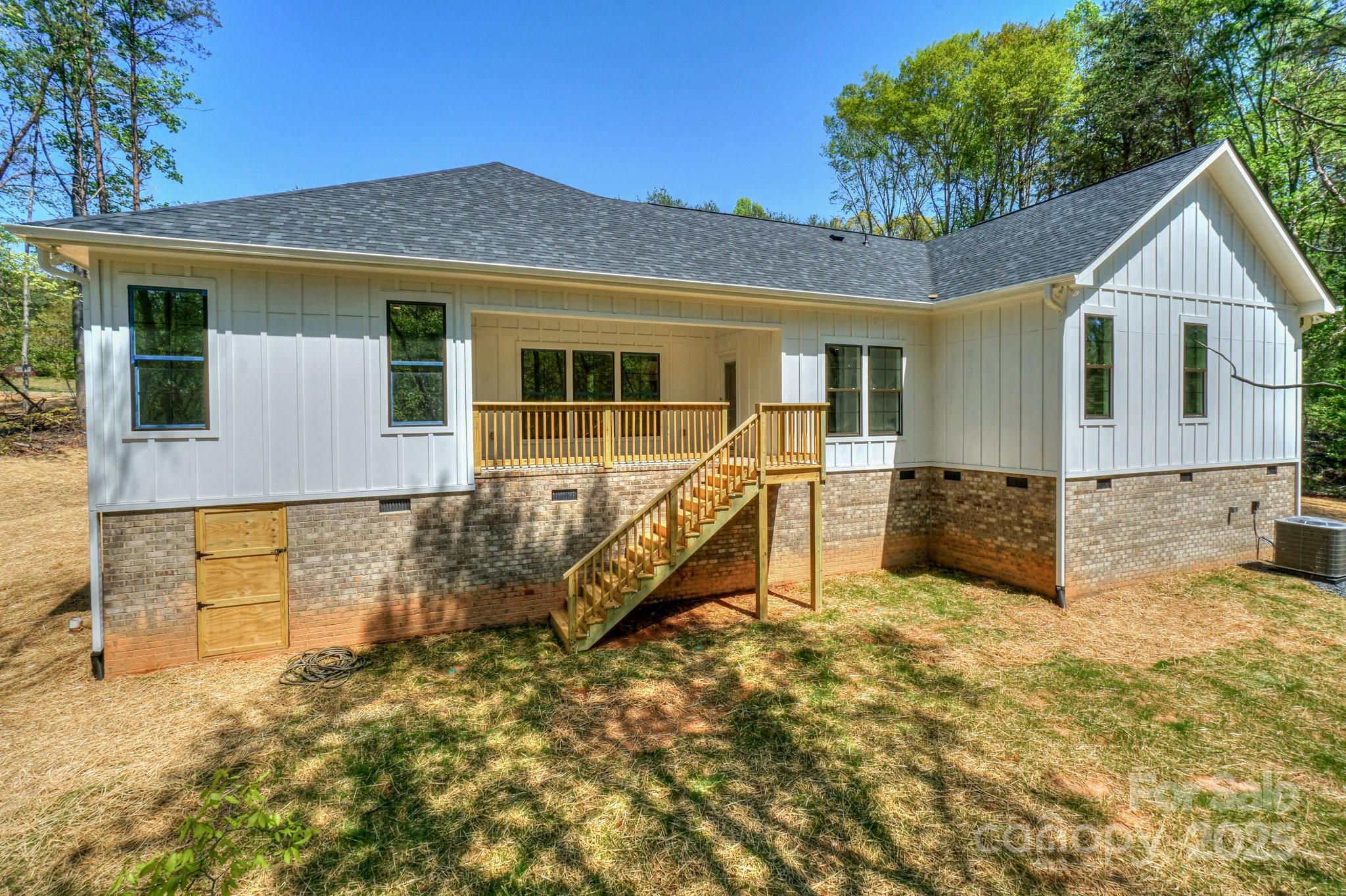 8225 Long Island Road