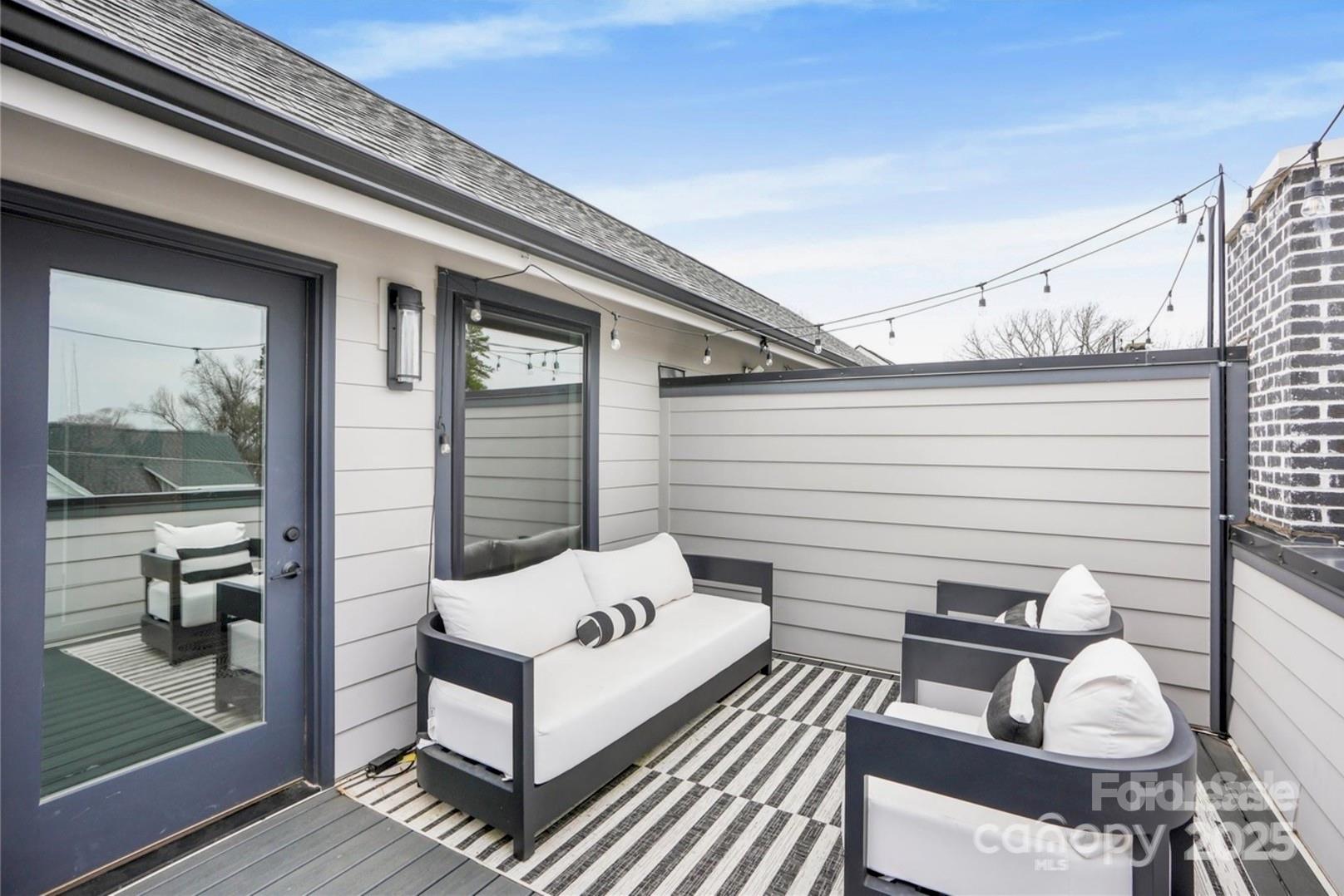 215 Freeland Lane