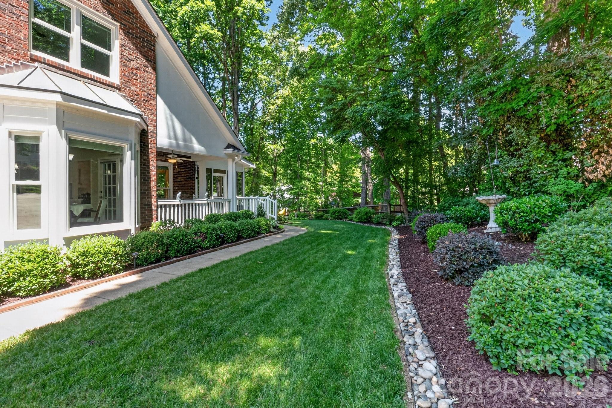15211 Sharrow Bay Court