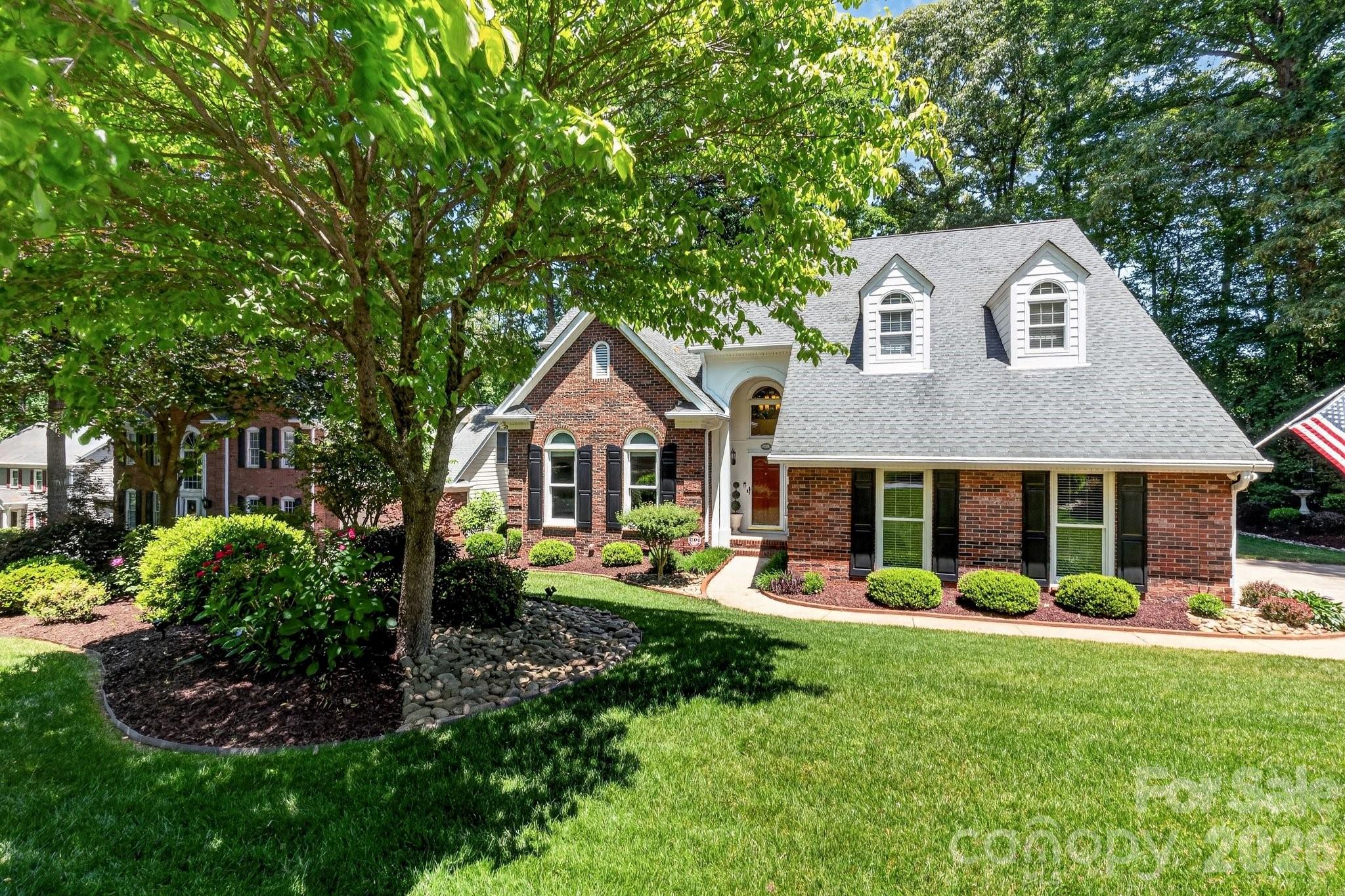 15211 Sharrow Bay Court