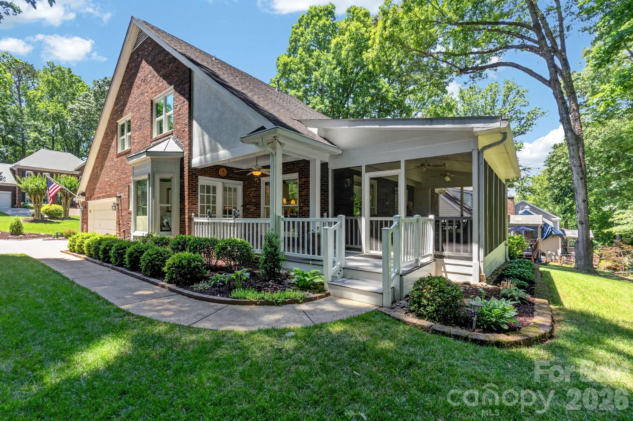 15211 Sharrow Bay Court