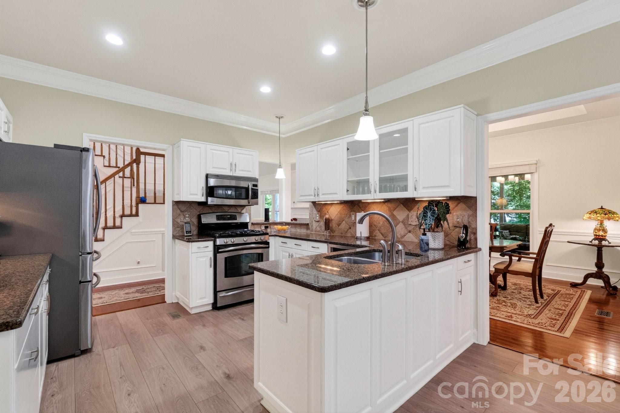 15211 Sharrow Bay Court