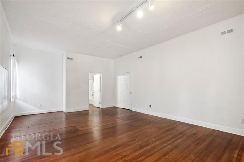 1025 Lawton Avenue SW