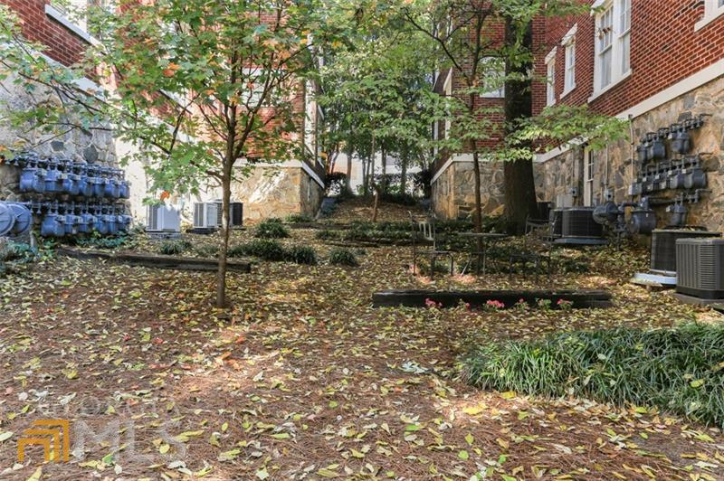 18 Collier Road NW # 4