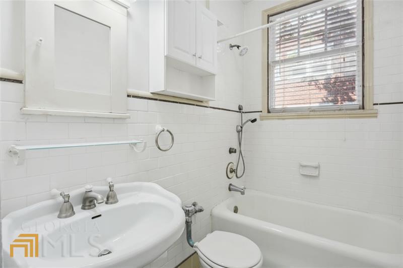 18 Collier Road NW # 4