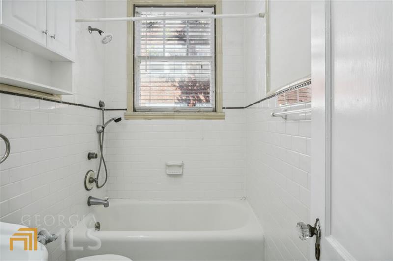 18 Collier Road NW # 4