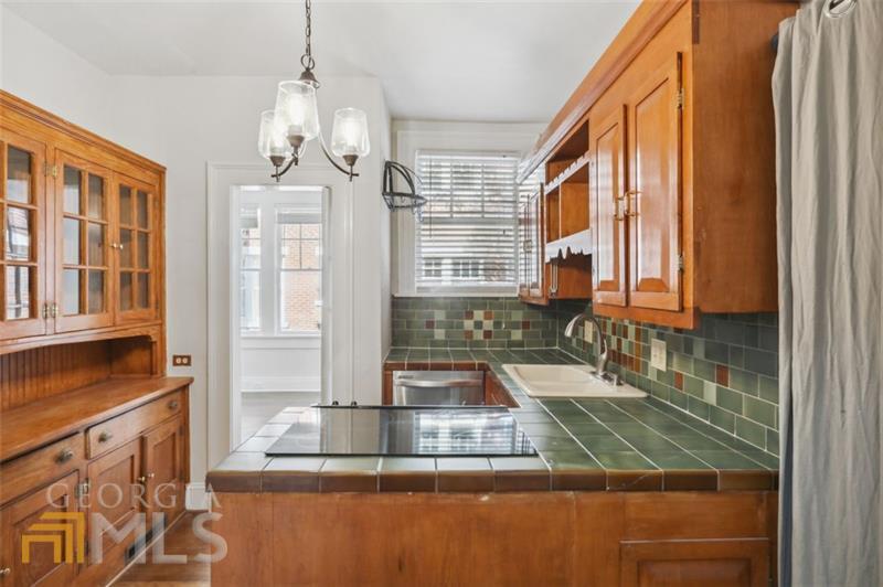 18 Collier Road NW # 4