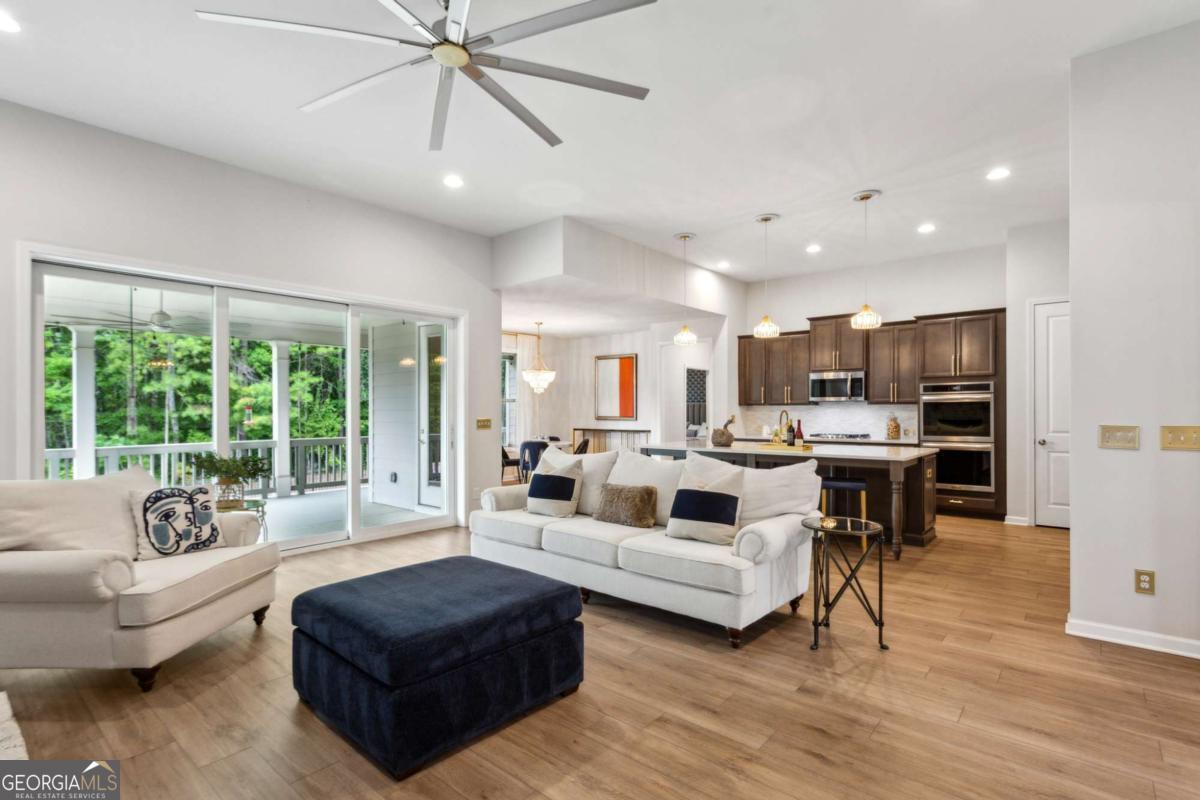 438 Southland Circle