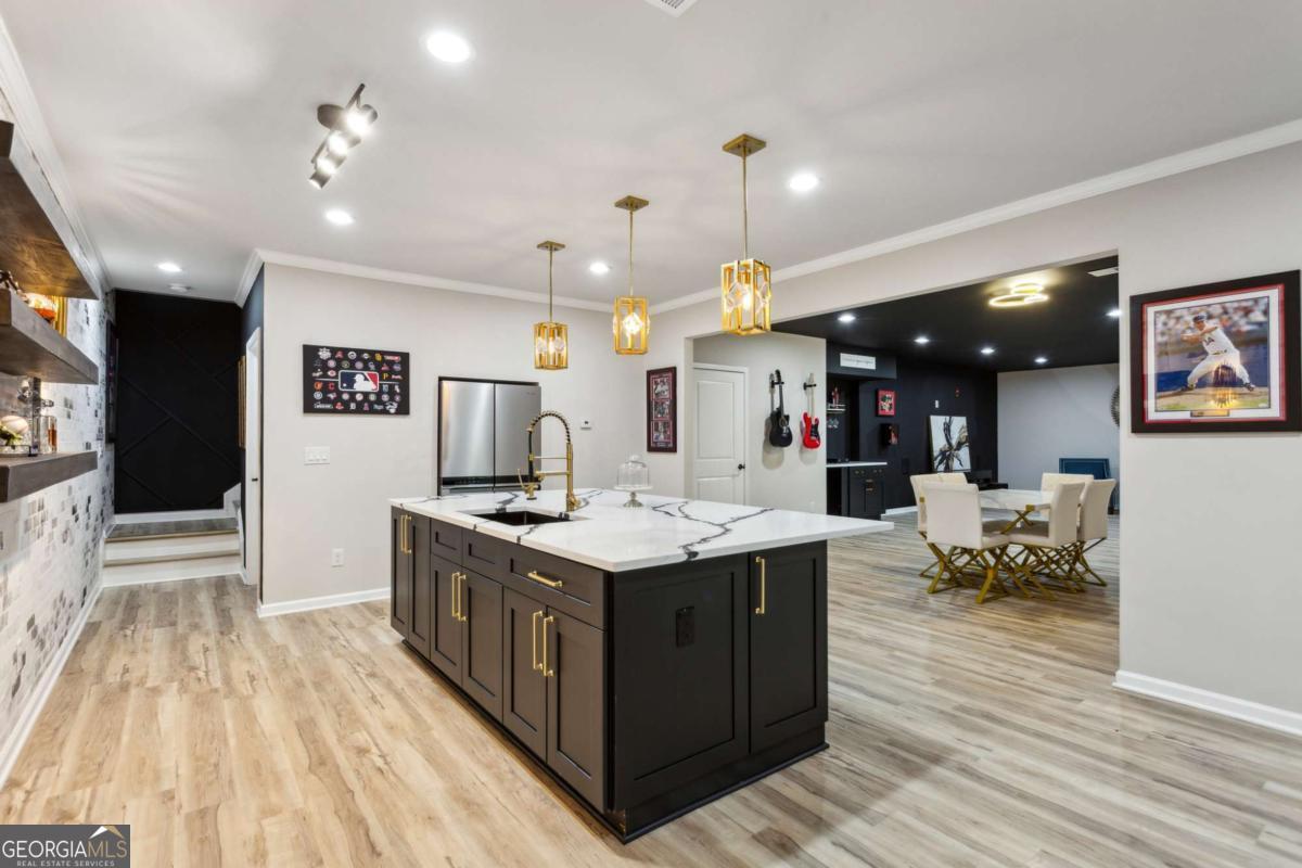 438 Southland Circle