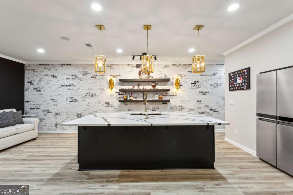 438 Southland Circle