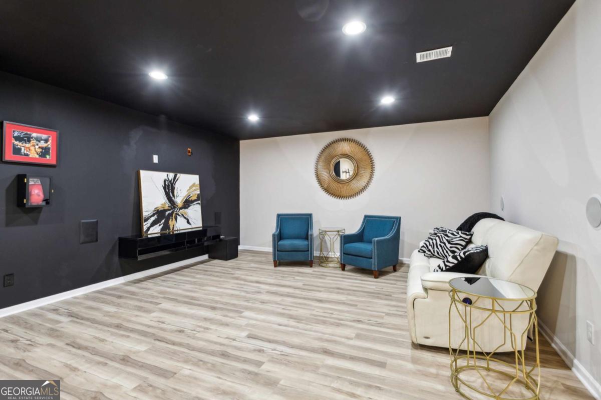 438 Southland Circle