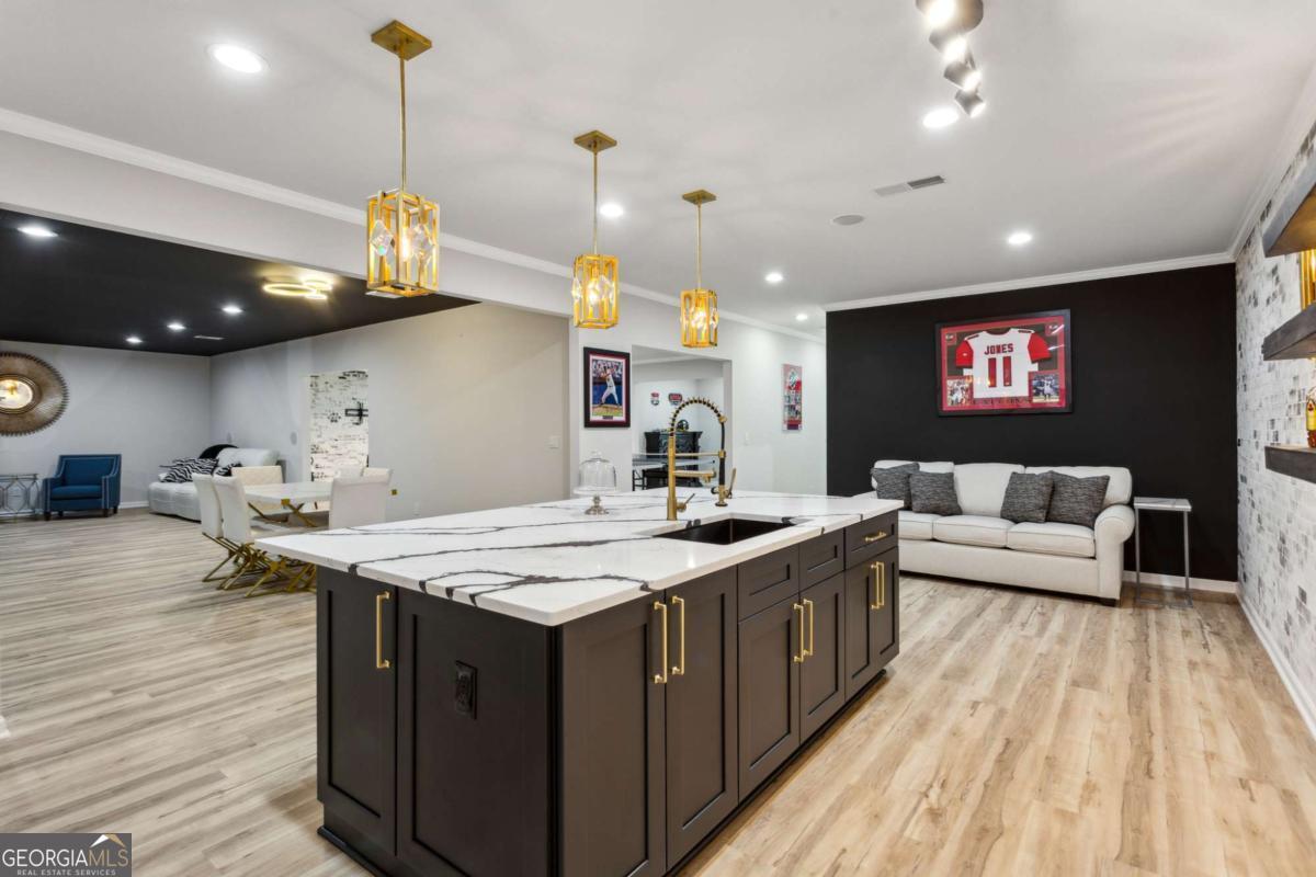 438 Southland Circle