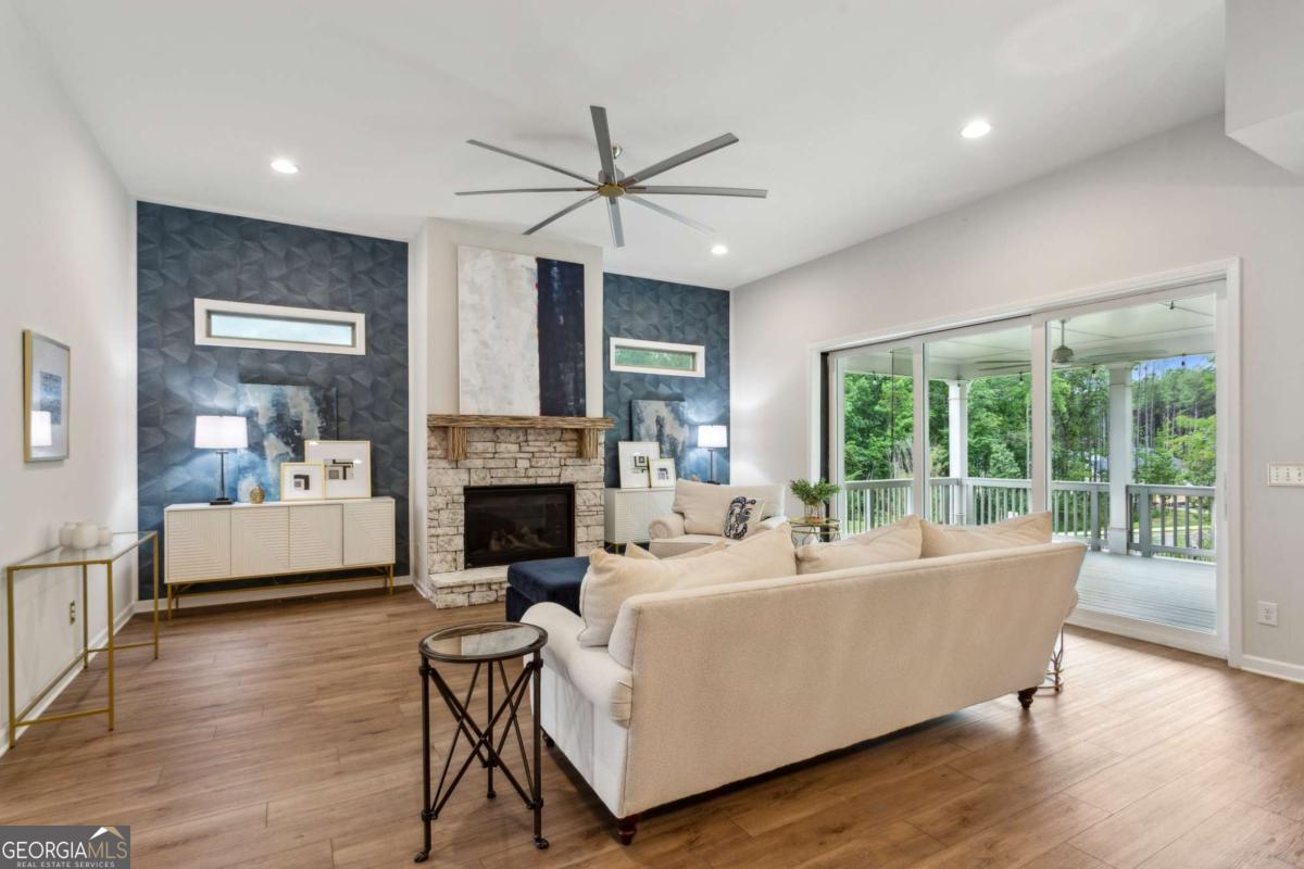 438 Southland Circle