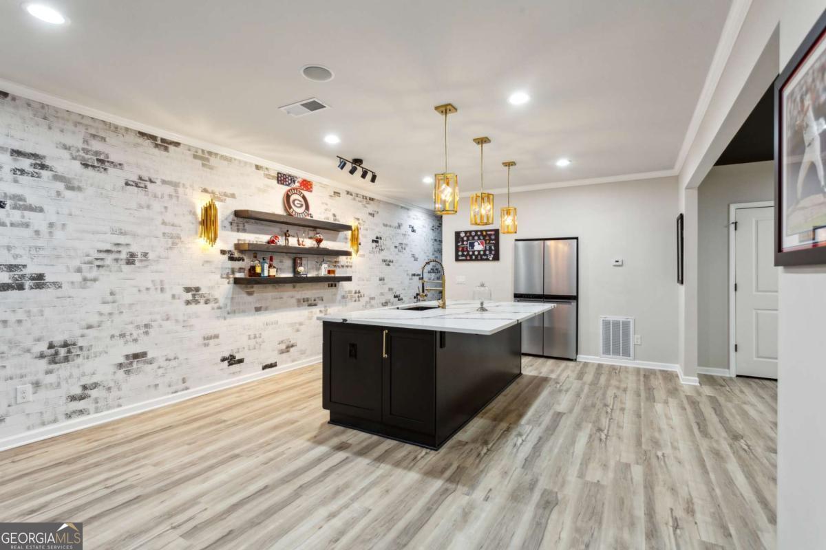 438 Southland Circle