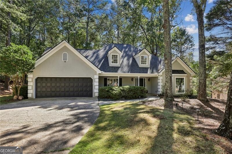 2710 Lakewind Court, Alpharetta
