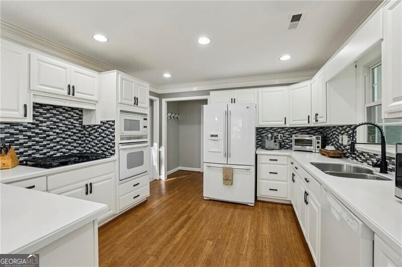 2710 Lakewind Court, Alpharetta