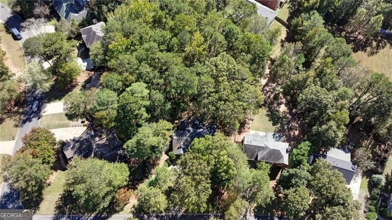 2710 Lakewind Court, Alpharetta