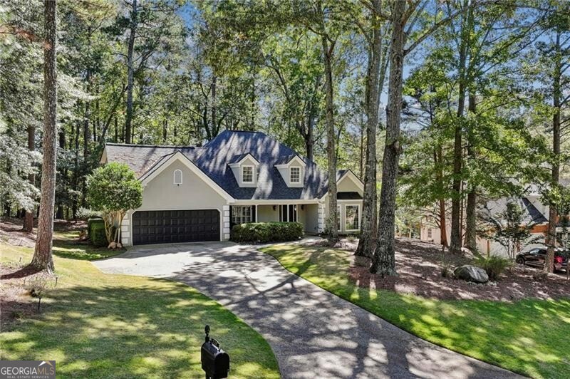 2710 Lakewind Court, Alpharetta