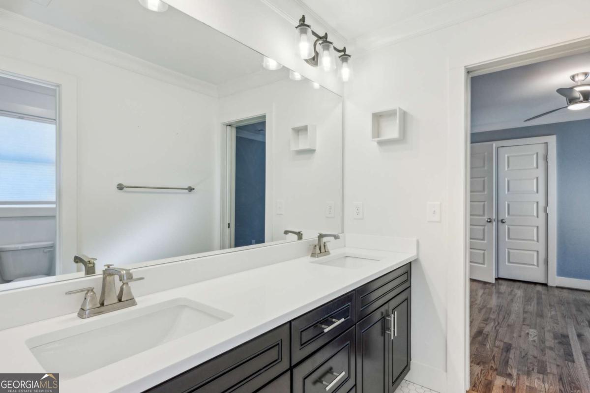 1237 MILTON Terrace SE