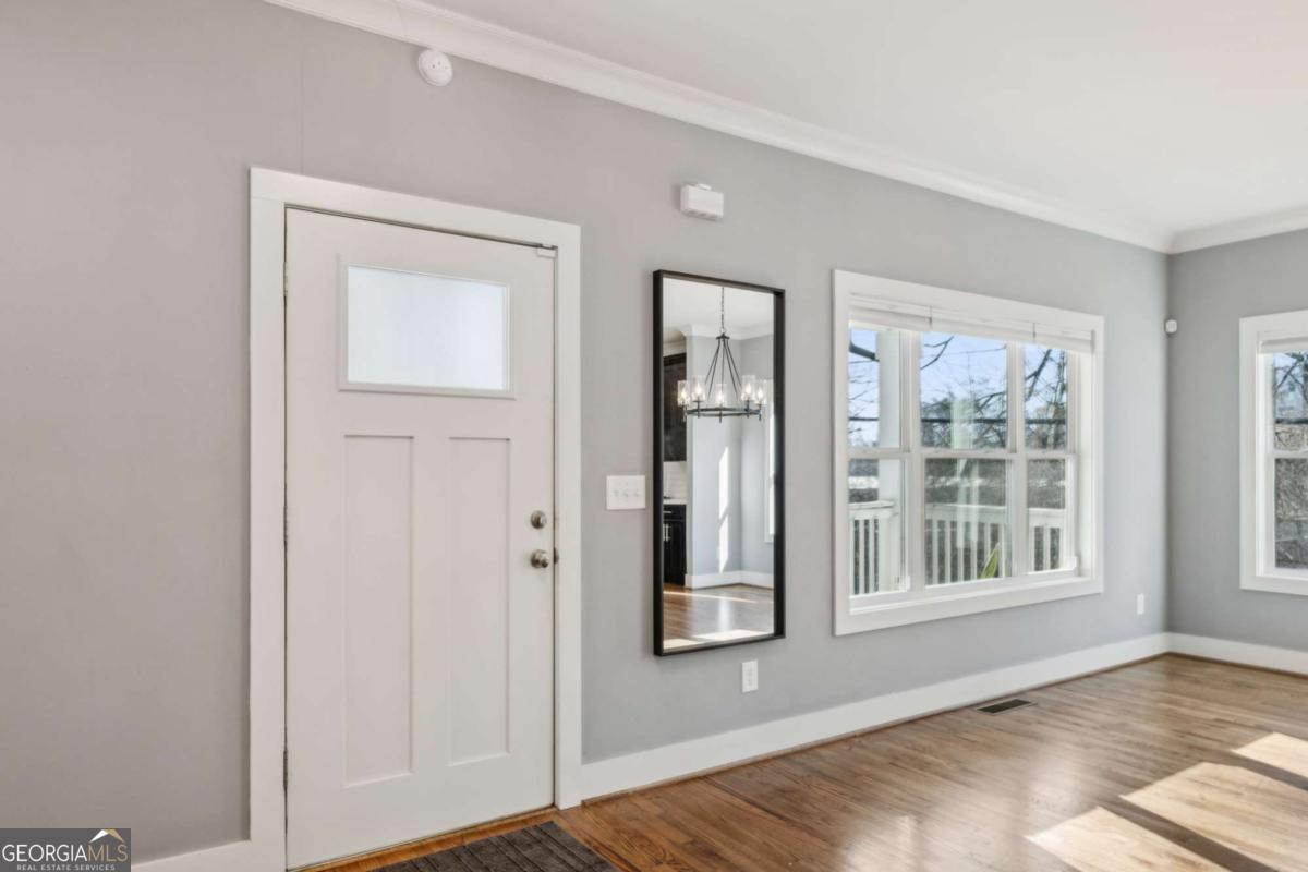 1237 MILTON Terrace SE