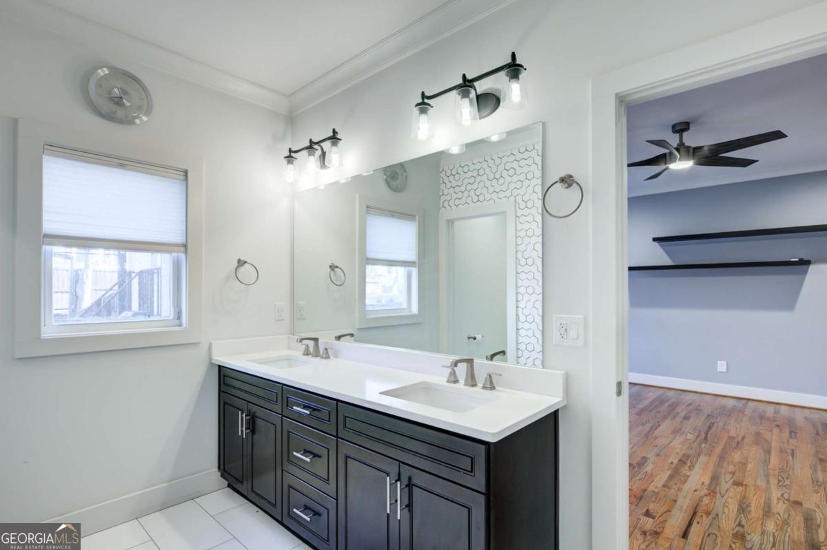 1237 MILTON Terrace SE