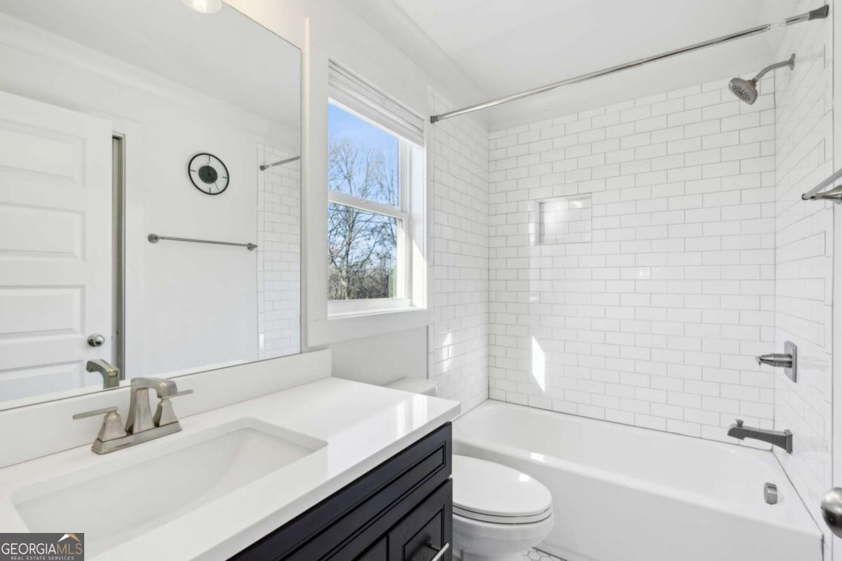 1237 MILTON Terrace SE