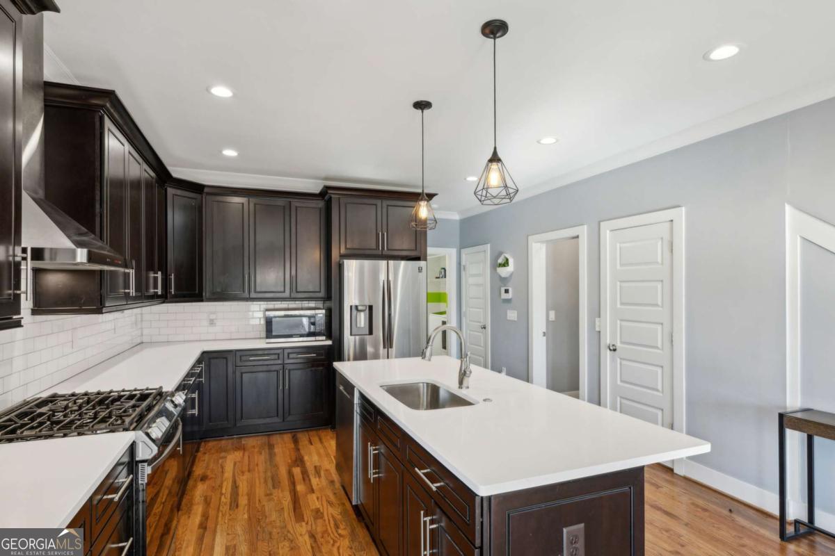 1237 MILTON Terrace SE